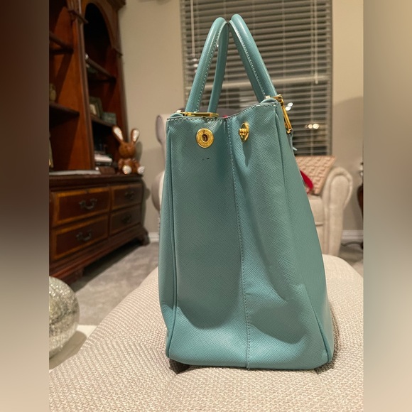 Prada Galleria Large Saffiano Luxπ©΅ - Picture 3 of 11